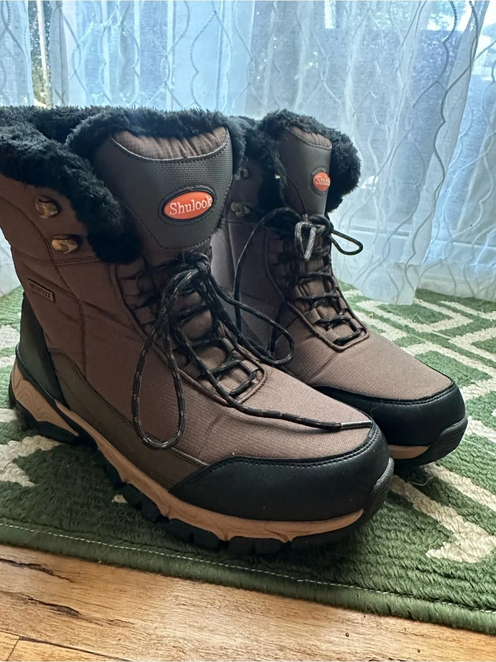 Shuloon Insulated Winter Boots in Brown and Black